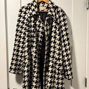 Houndstooth Black and White Michael Kors Women's Coat. Size 14